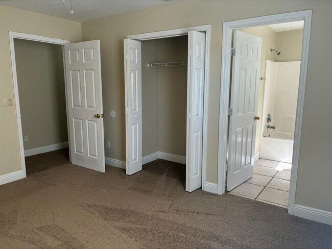 Building Photo - 3377 Sawtooth Dr