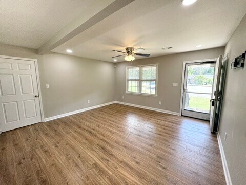 Building Photo - 105 Fort Dr