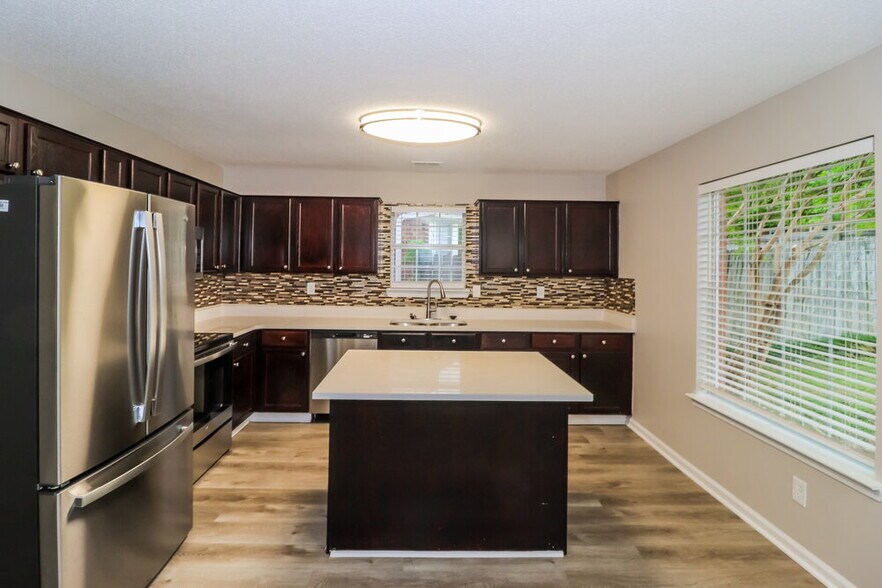 Building Photo - 1035 Jessica Lauren Dr