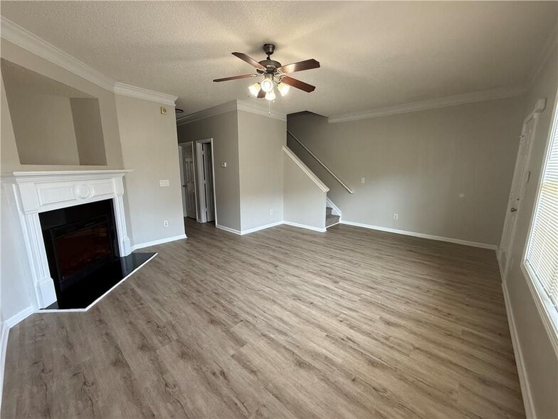 Building Photo - 6370 Olmadison Pl