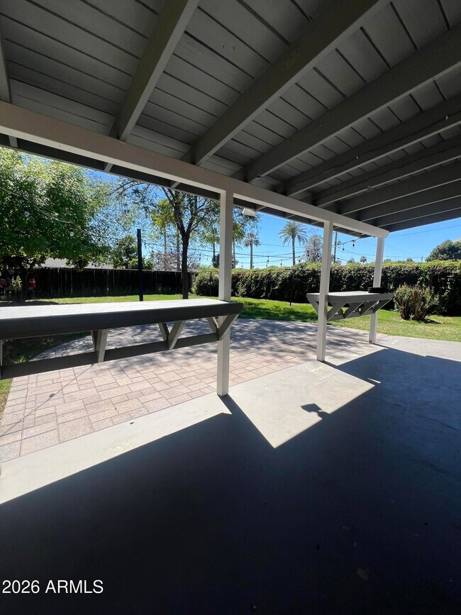 Building Photo - 4121 E Edgemont Ave