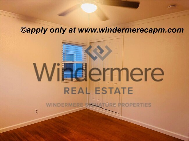 Building Photo - Charming 3 Bedroom Home with Bonus Room & ...