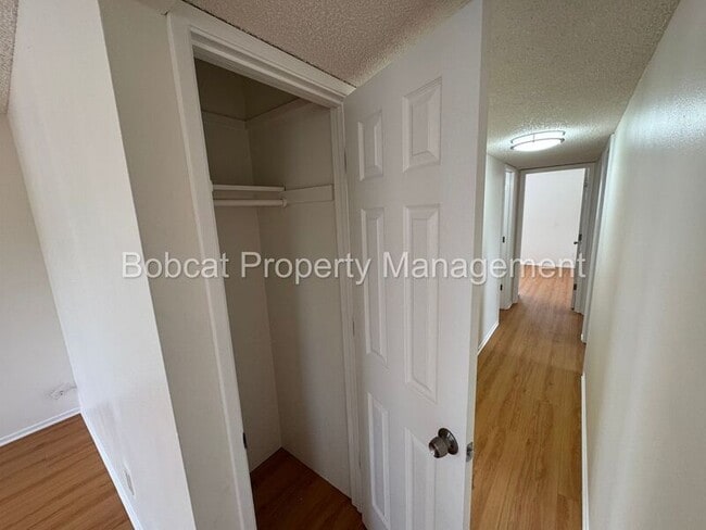 Building Photo - 1501 N Edmonds Dr