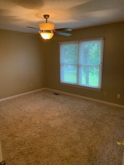 Building Photo - "Charming 2-Bed Townhouse Retreat with Fir...
