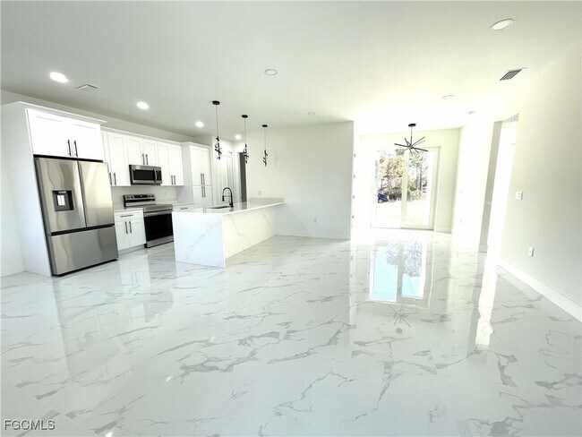 Building Photo - 1901 East 13th Street