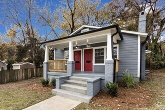 Building Photo - Recently Updated 1BA/1BA Duplex Home with ...