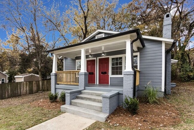 Primary Photo - Recently Updated 1BA/1BA Duplex Home with ...