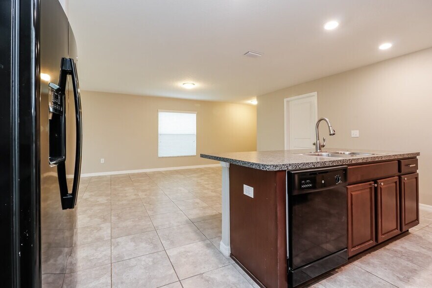 Building Photo - 1505 Climbing Dayflower Dr