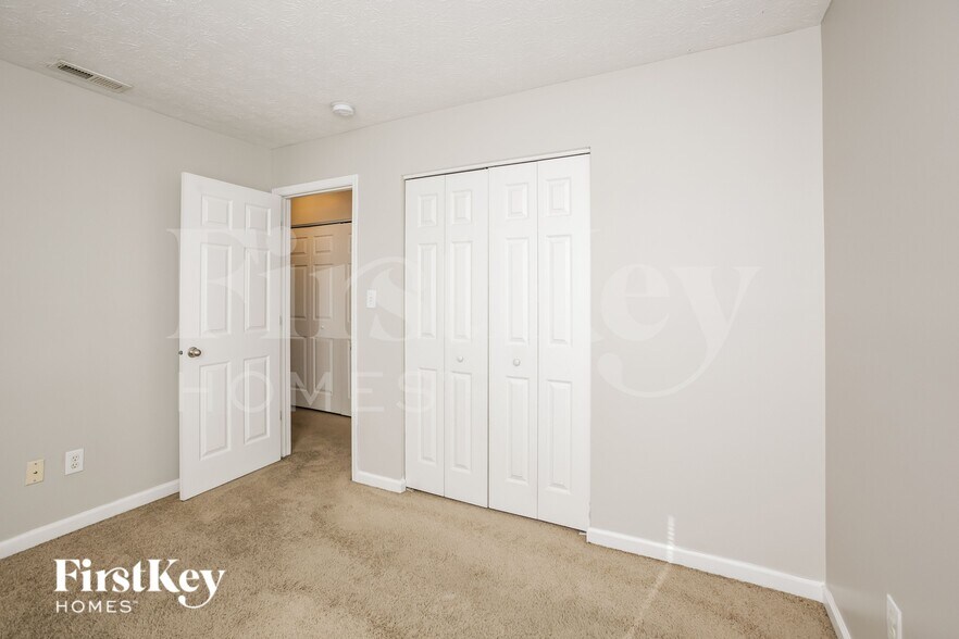 Building Photo - 11419 High Grass Dr