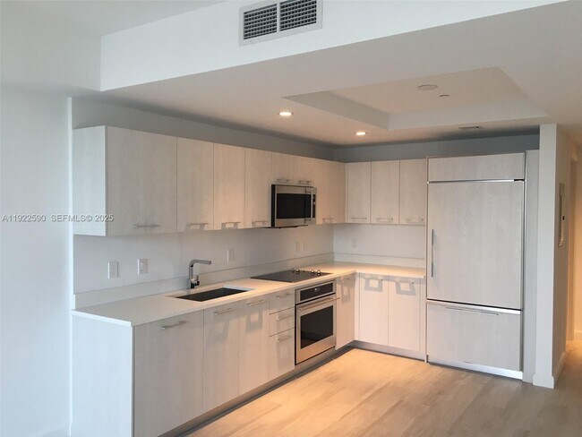 Building Photo - 55 SW 9th St