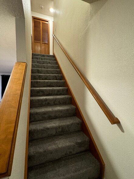Stairwell - 1293 City View St