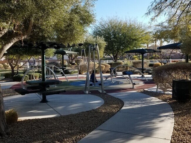 Building Photo - ~~Beautiful Mountains Edge Townhome!  3 Bed, 2.5 Bath ~ New! New! New!