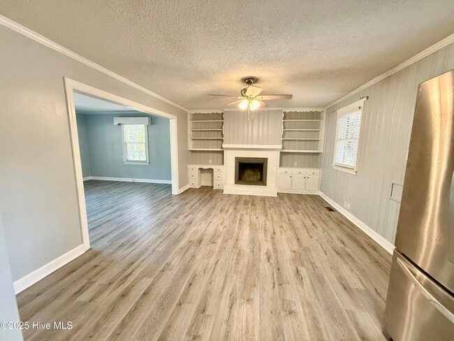 Building Photo - 808 Aspen Ln