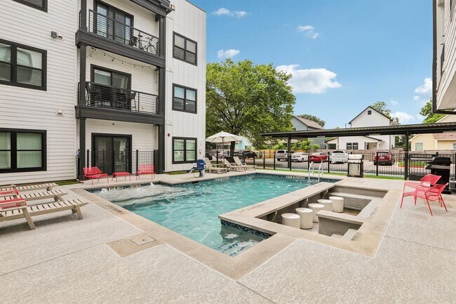 Building Photo - 3101 Govalle Ave