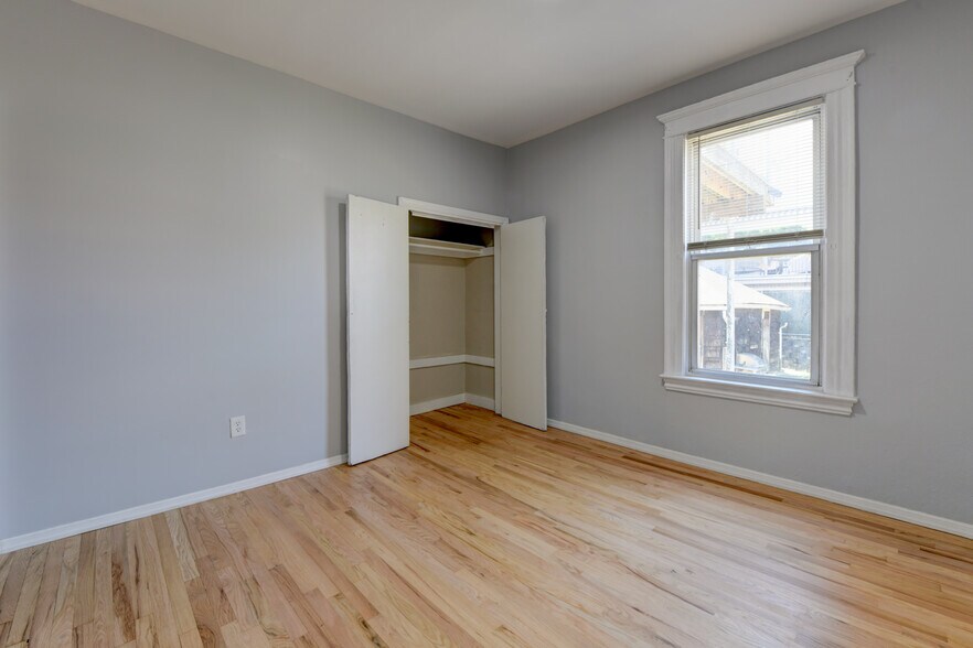 Building Photo - 433 74th St