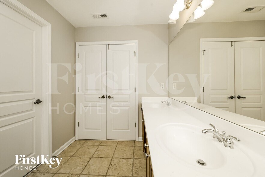 Building Photo - 130 Darbys Run Ct