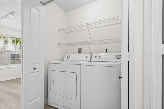 Building Photo - 1125 Crystal Way