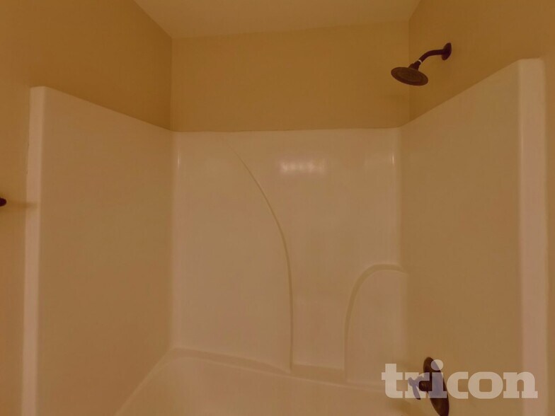 Building Photo - 216 Winding Branch Ct