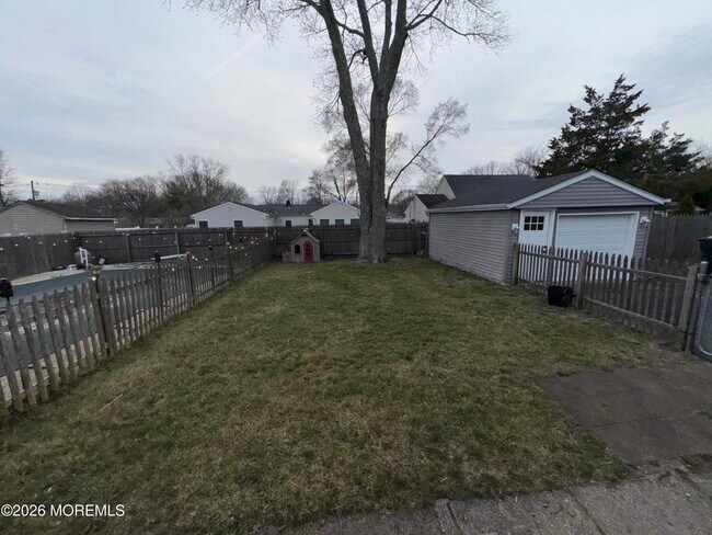 Building Photo - 524 Pennsylvania Ave