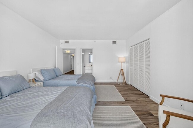 Building Photo - 4000 N Ocean Dr
