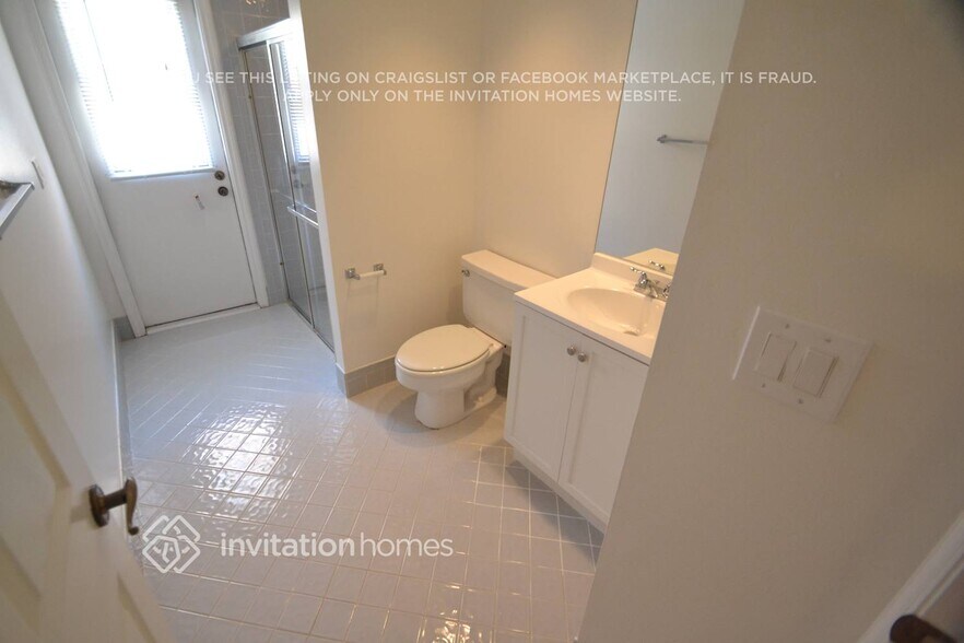 Building Photo - 2528 La Cristal Cir