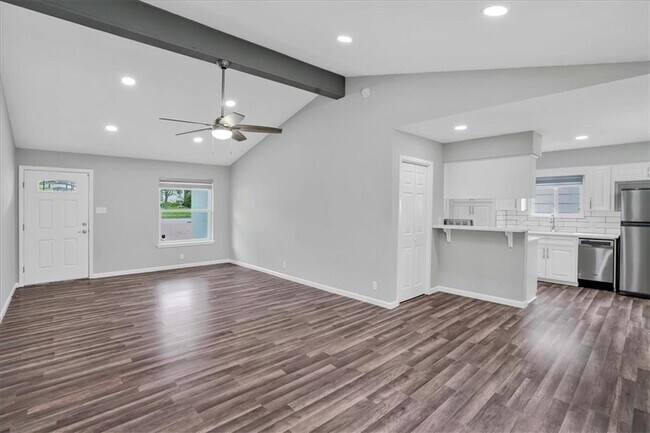 Building Photo - 8515 New Hampshire Dr