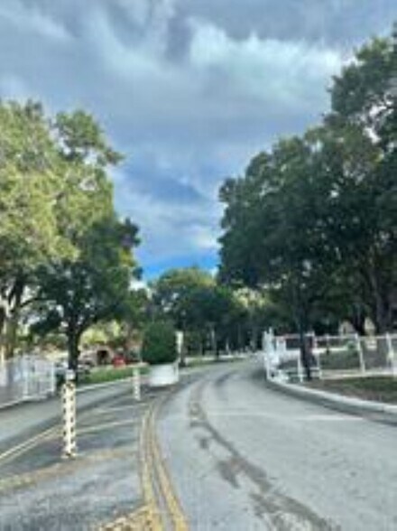 Building Photo - 2371 NW 33rd St