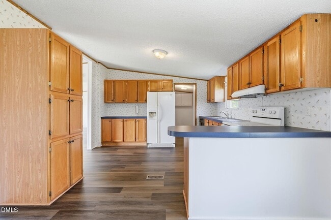 Building Photo - 1385 Live Oak Rd