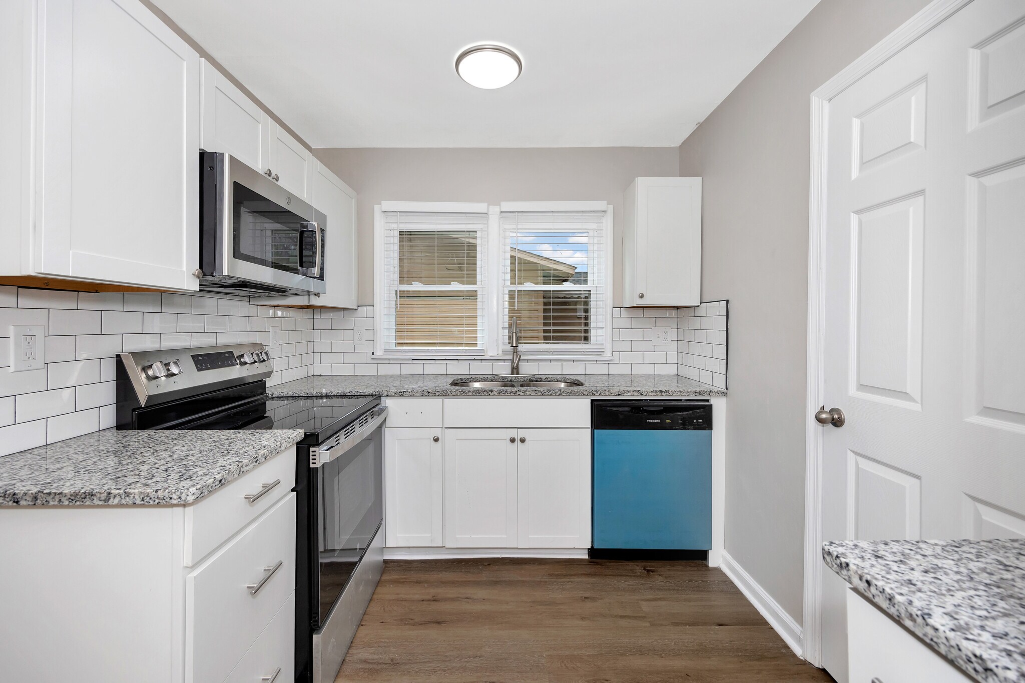 Building Photo - 2914 Battle Dr NW