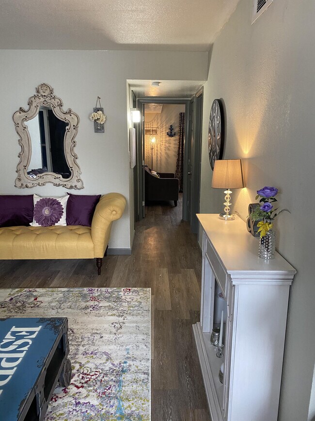 Building Photo - 116 Tyler Ave