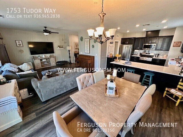 Building Photo - 1753 Tudor Wy