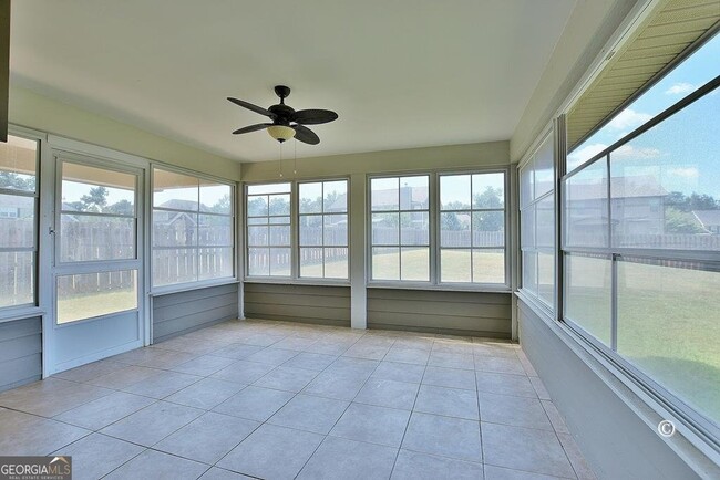 Building Photo - 7915 Green Glen Dr