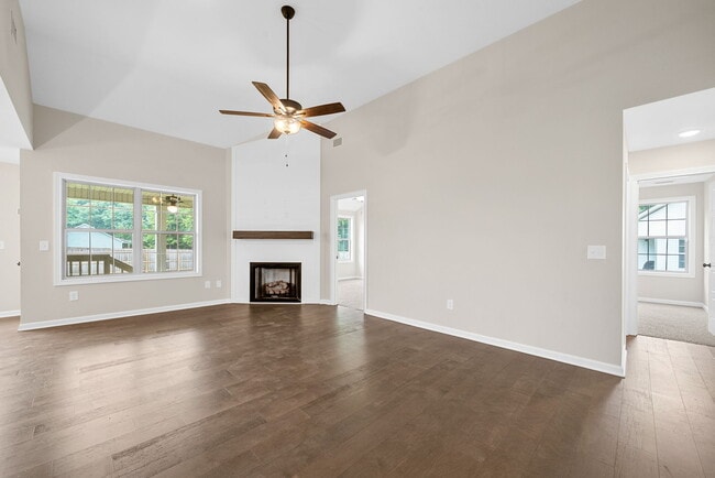 Building Photo - 710 Gleason Dr