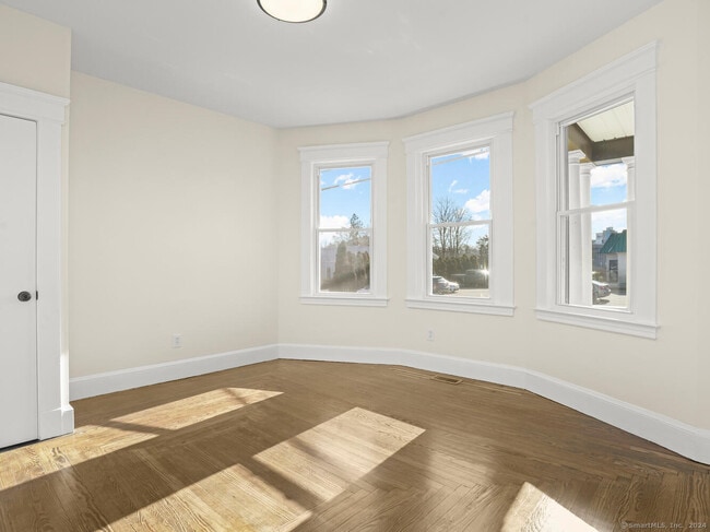 Building Photo - 99 Noble Ave