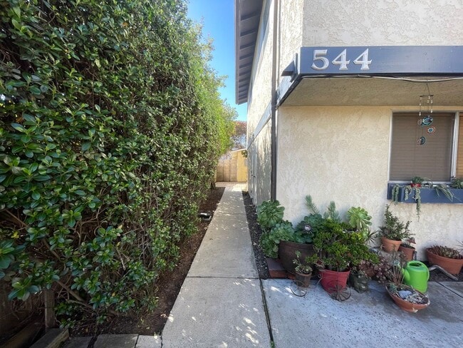 Building Photo - 540 S 5th St