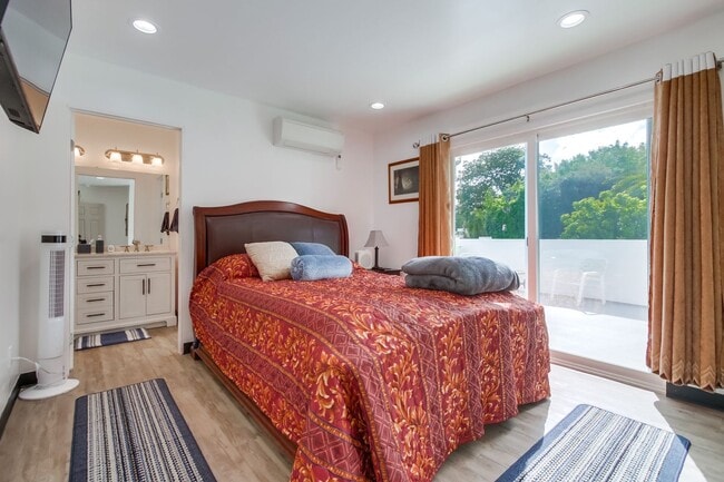 Building Photo - Gorgeous luxury flat with ocean view in La Jolla. Gustavo Lopez