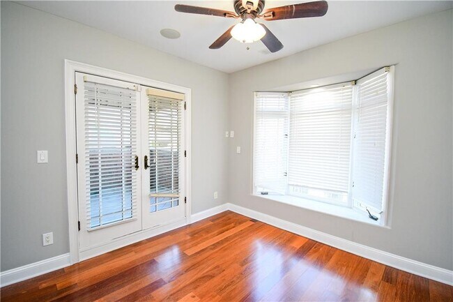 Building Photo - 4 Prichard Way NE