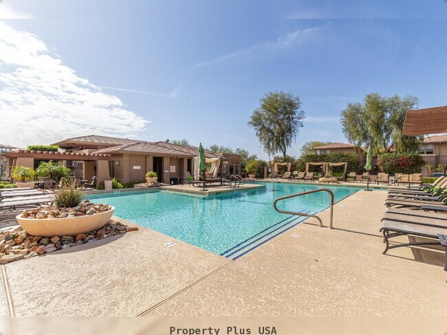 Building Photo - "Unique 3-Bed, 2-Bath Condo with 2 car attached garage located in Prime Scottsdale Location!"