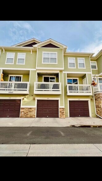 Building Photo - 9362 Amison Cir