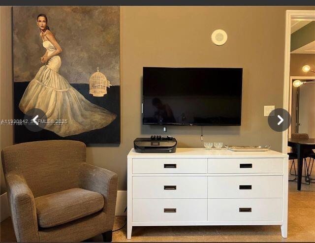 Building Photo - 20000 E Country Club Dr