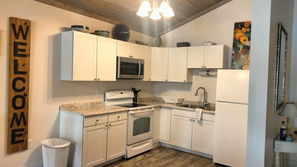 Furnished Kitchen - 125 Water St