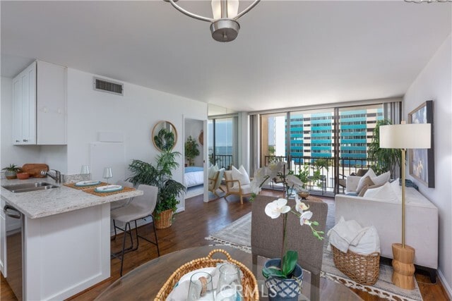 Building Photo - 1750 E Ocean Blvd