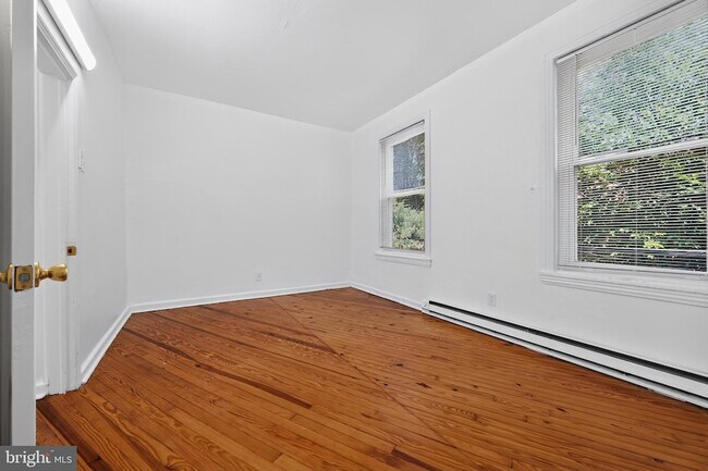 Building Photo - 1438 S 13th St