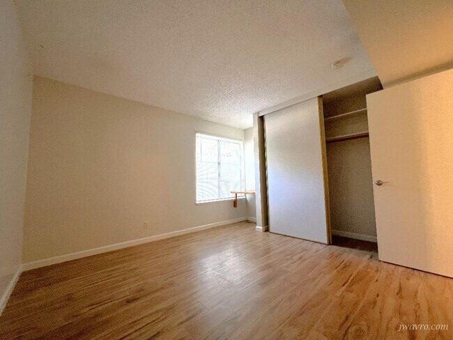 Building Photo - 1101 Continentals Way