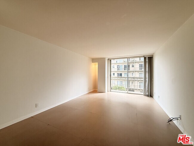 Building Photo - 10751 Wilshire Blvd