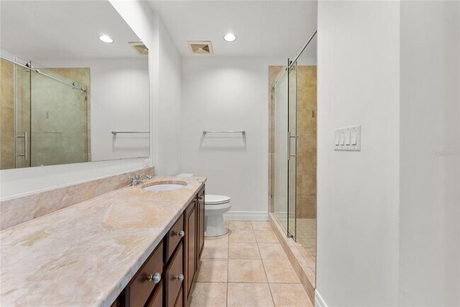 Building Photo - 1209 E Cumberland Ave