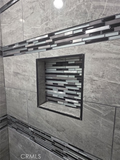 Building Photo - 917 Helmsdale Ave