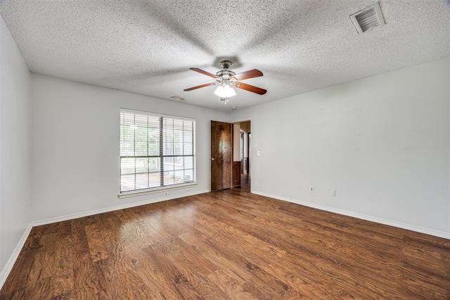 Building Photo - 1700 Tree House Ln