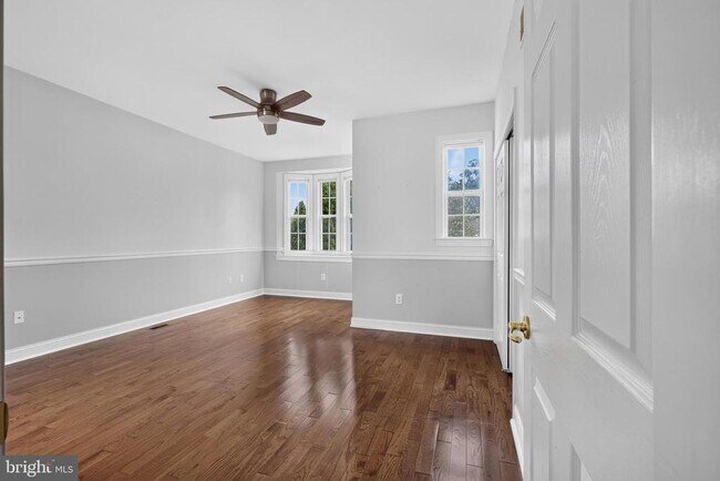 Building Photo - 16 Oak Leaf Ln