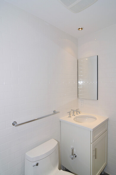 Building Photo - 1503 11th St NW